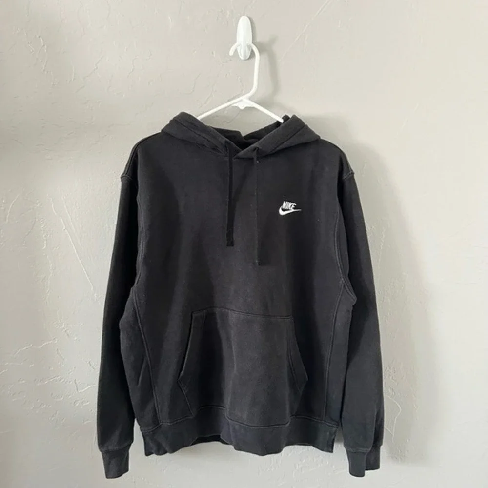 🔥🔥‎ NIKE Essential embroidered Black Fleece Pullover Hoodie Men Sz Med. - GUC